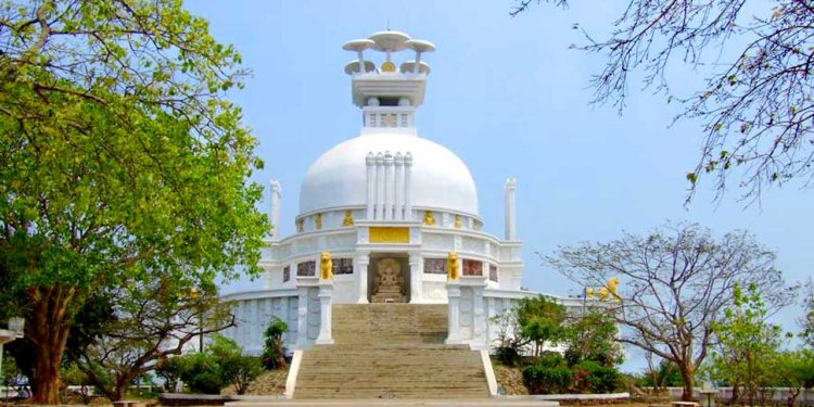 Exploring the Dhauli Shanti Stupa: A Peaceful Retreat in Bhubaneswar, Odisha